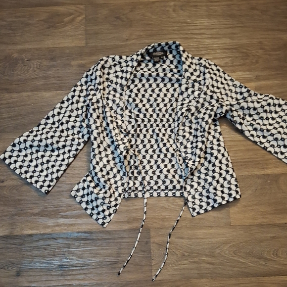 Peck & Peck Collection Black and White Eyelet Tie-Front Jacket. - Picture 6 of 12